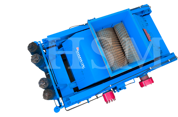 齒輥破碎機(jī)對(duì)輥破碎機(jī)、河卵石制砂機(jī)、石頭制砂機(jī)海報(bào)圖